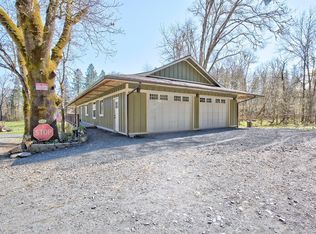 619 Riverbanks Rd, Grants Pass, OR 97527