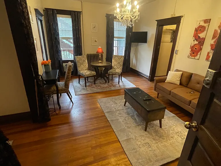 215 E 18th St #4 — Photo 3