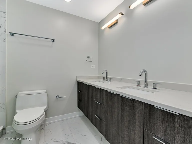1241 N Dearborn St #4 — Photo 10