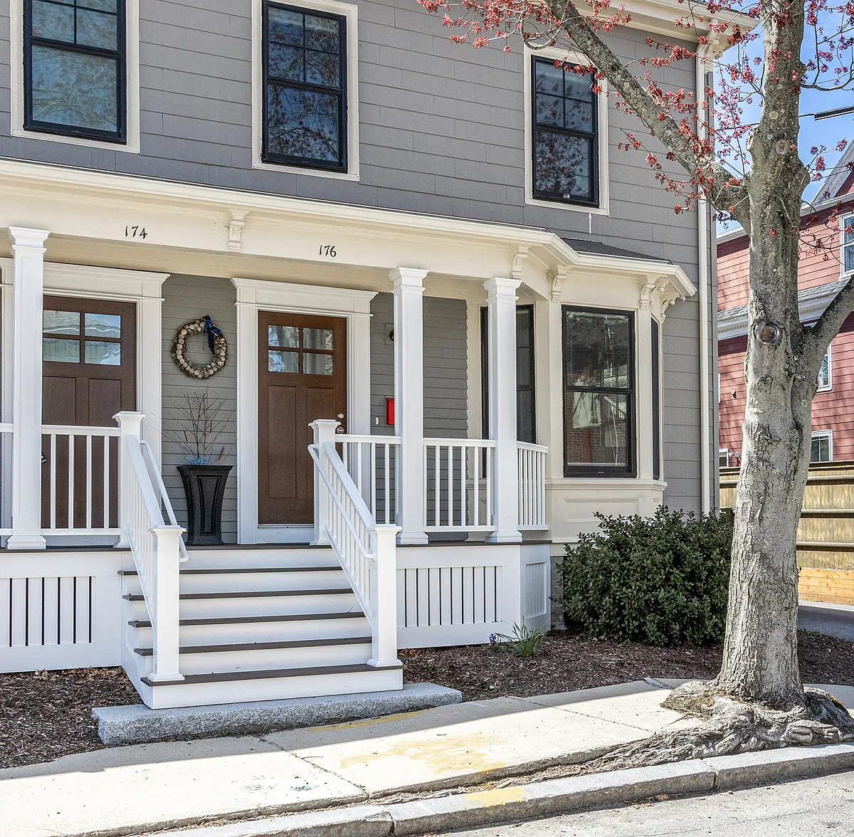 Building Photo - 176 Beacon St #2