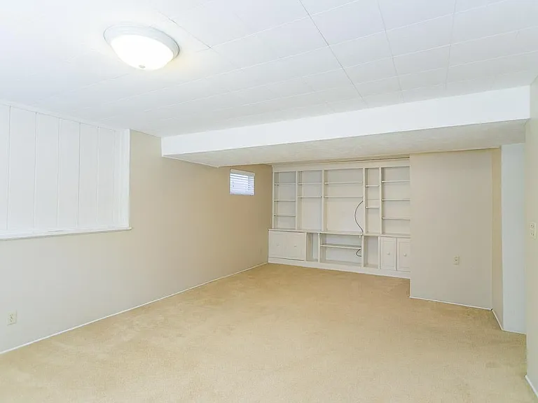 530 W Broadview Dr — Photo 12