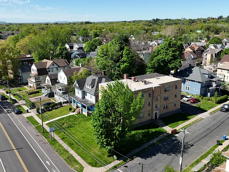 7 Norfolk St #B4 — Photo 8
