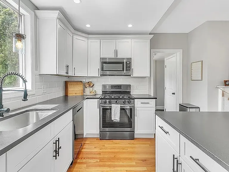 1159 River Rd — Photo 4