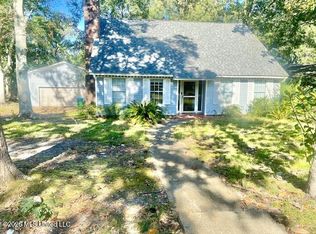 1500 Sioux Bayou Dr, Gautier, MS 39553
