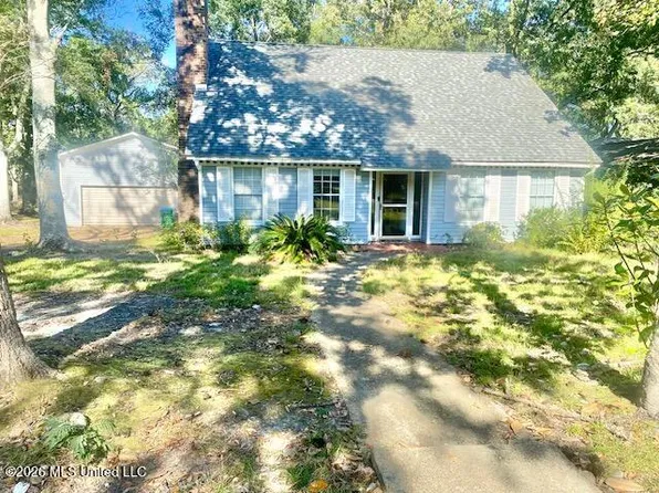 1500 Sioux Bayou Dr, Gautier, MS 39553