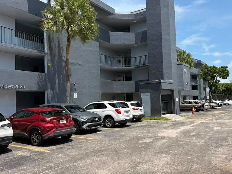 8801 W Flagler St #104 — Photo 6