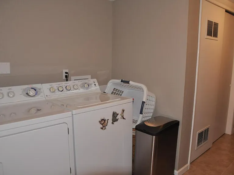 6911 E Girard Ave — Photo 14