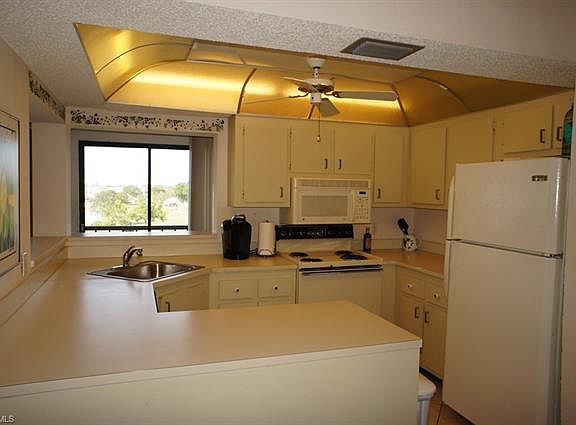 4th image of 7410 Lake Breeze Dr APT 505