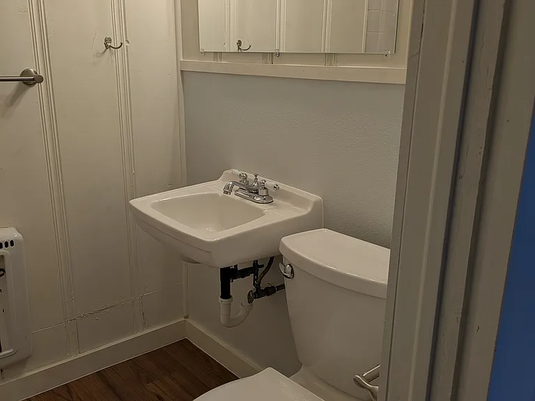 707 NE 15th St #1/2 — Photo 11