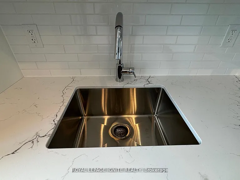2075 Lakeshore Rd #1302 — Photo 9