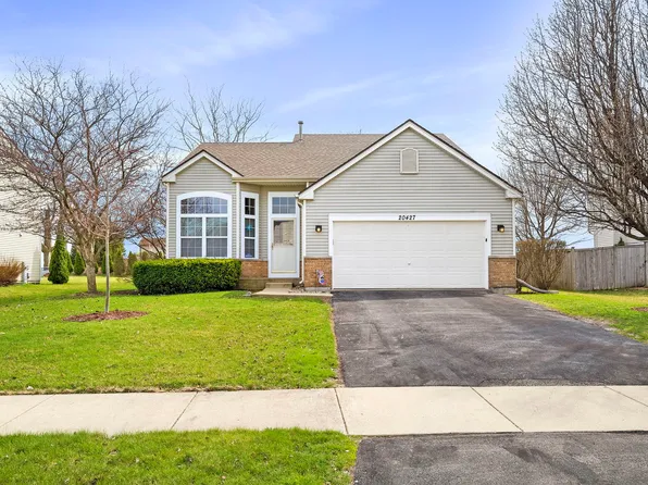 20427 Kingsbrook Dr, Crest Hill, IL 60403