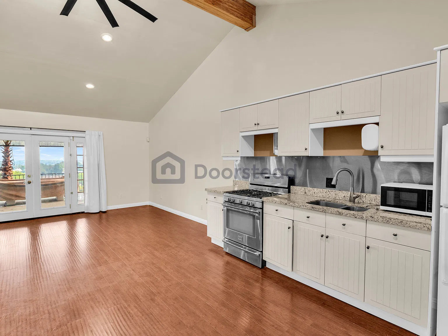 Studio, 1.0 bath, 500 sqft, $2,400 — Photo 2