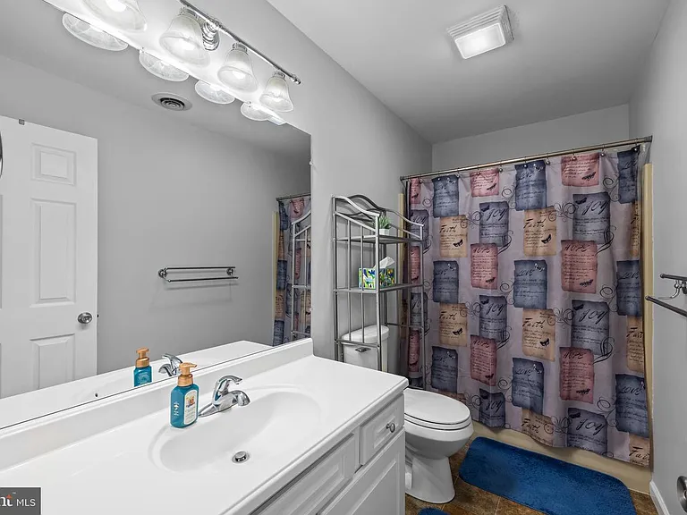 14 Garden Ct — Photo 5