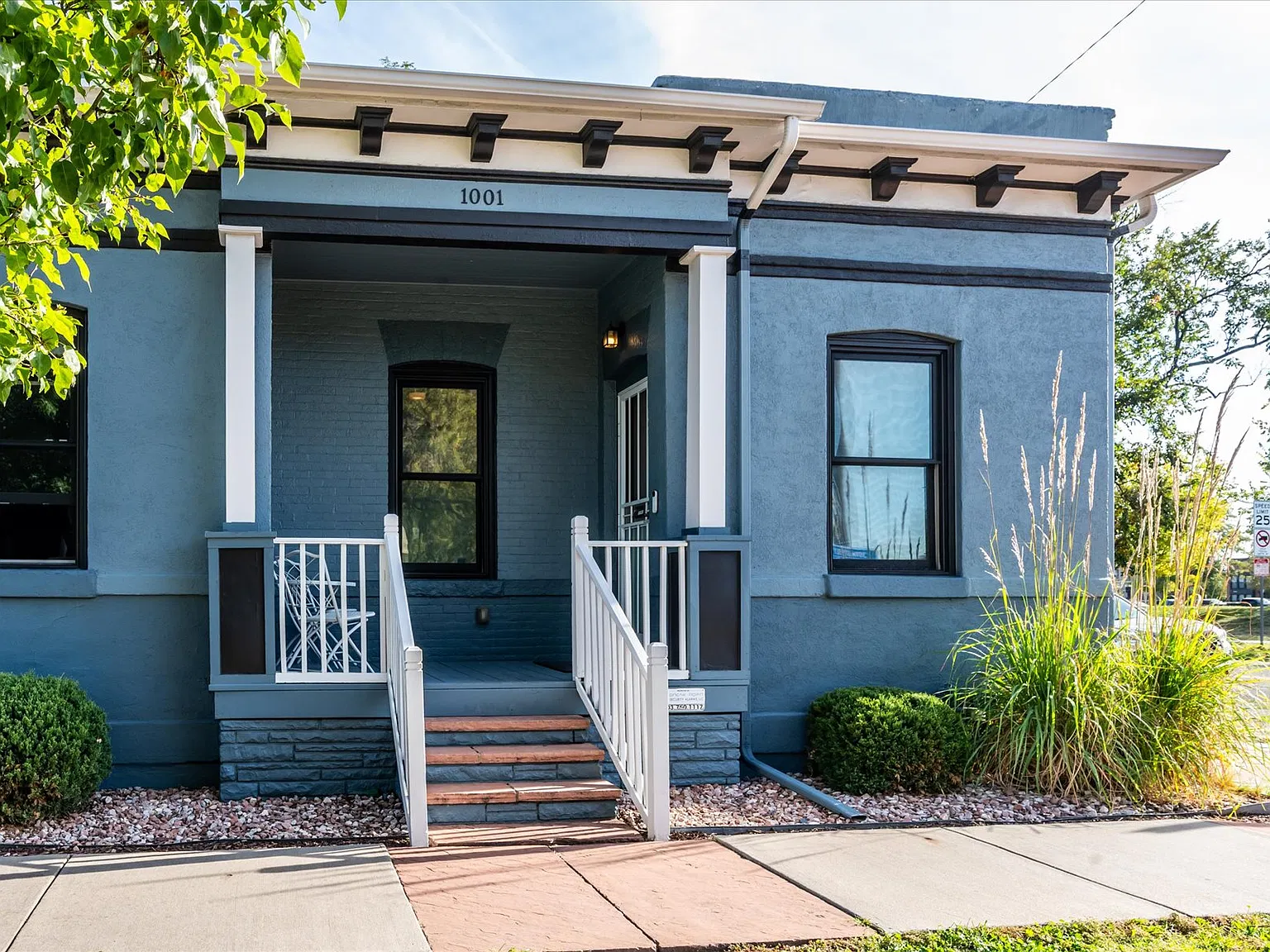 2 bed, 1000 sqft, $2,600 — Photo 2