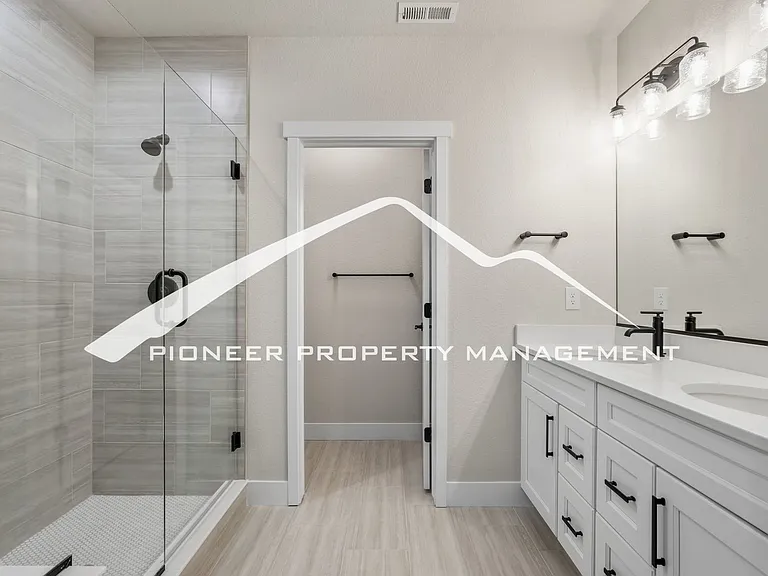 2398 Merlot Dr — Photo 26