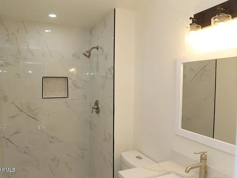 3737 E Eugie Ave — Photo 15