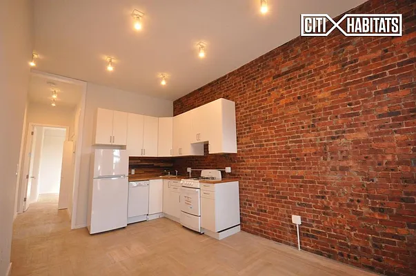 Rented by Citi Habitats | media 34