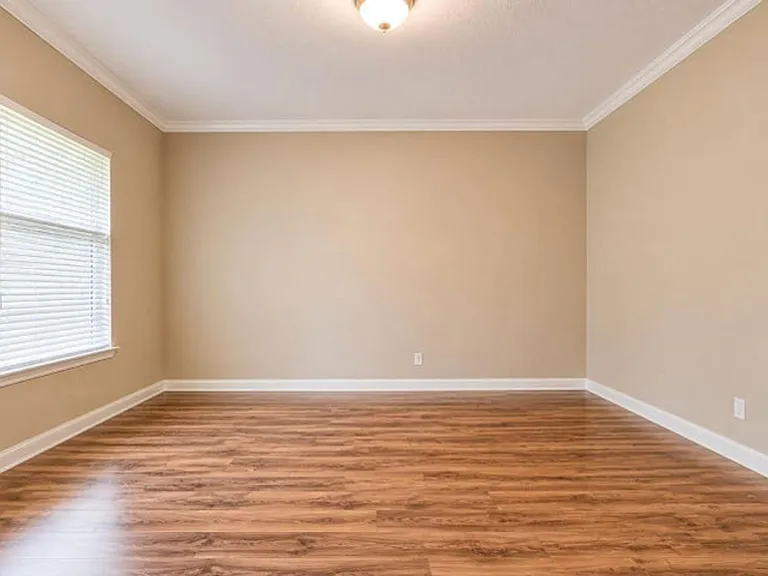 3945 Torres Cir — Photo 15