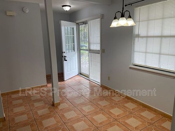 2nd image of 4587 Lighthouse Cir