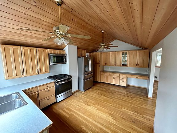 2nd image of 12458 NE 95th St