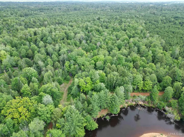 5980 N Cals Dr, Manistique, MI 49854