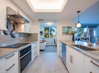 6585 Nicholas BLVD #303, NAPLES, FL 34108