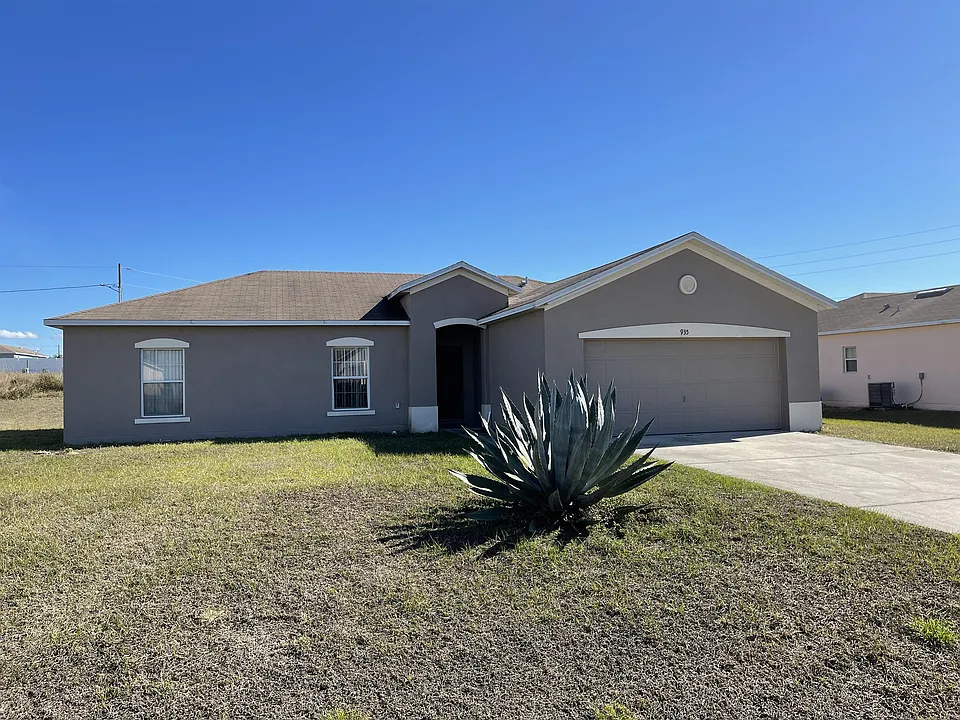 935 Cumberland Dr