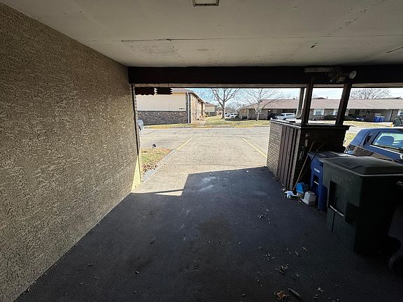 3rd image of 1257 Woodbrook Cir W #15