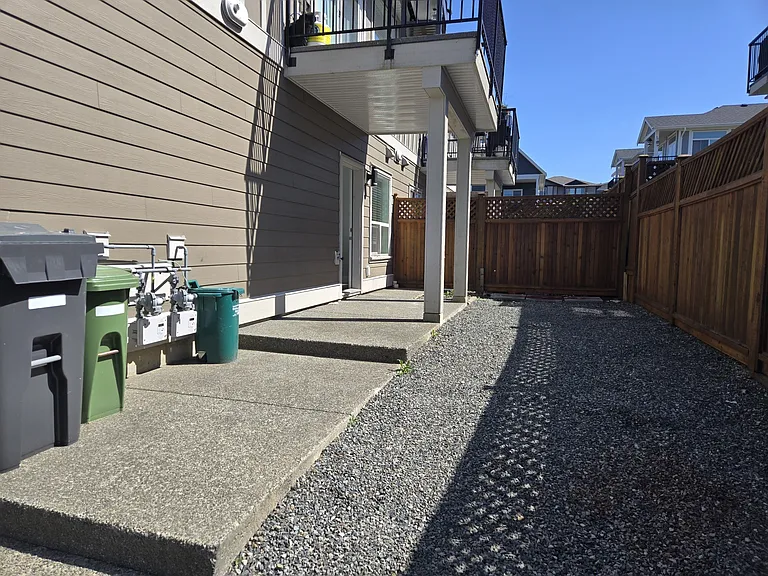 6242 Dwyer Cres — Photo 12