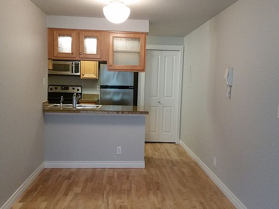 2nd image of 2200 Thorndyke Ave W APT 320