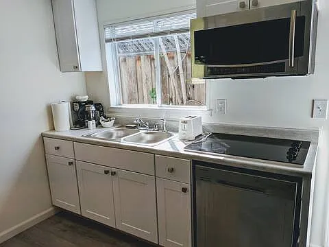 555 Leland Ave #1 — Photo 8