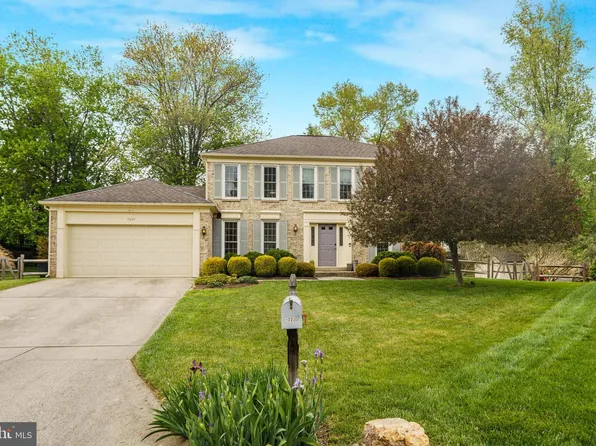 17205 Sandy Knoll Dr, Olney, MD 20832