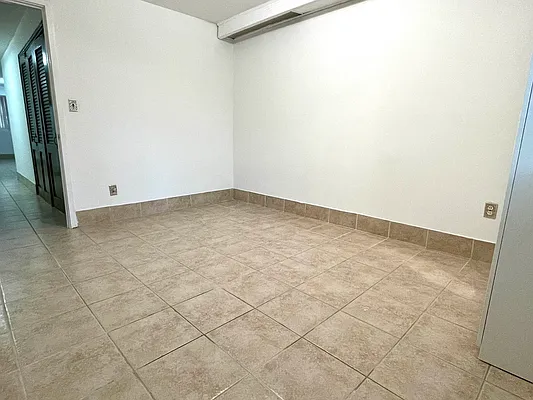 Rented by Amorelli Realty | media 19