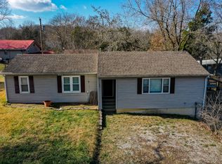 3267 Walnut Cir, Flemington, MO 65650
