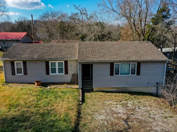 3267 Walnut Circle, Flemington, MO 65650