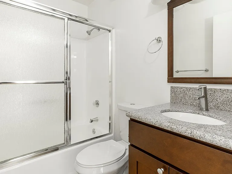 321 N Cedar St — Photo 38