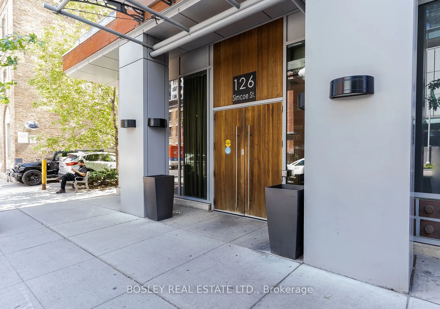Boutique II — Photo 2