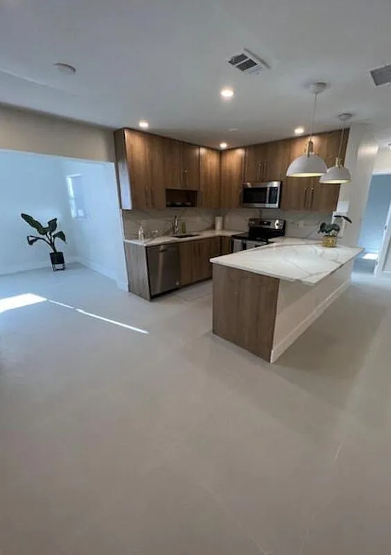 3 bed, 2.0 bath, 1362 sqft, $3,500 — Photo 1