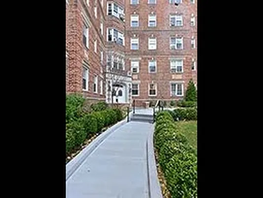 Sold by Simone Song Properties, LLC | media 29