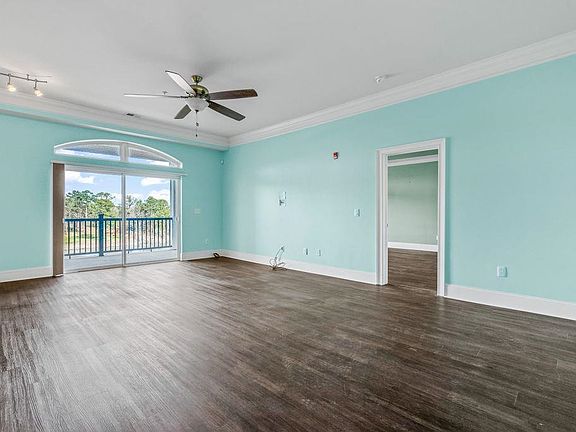 4th image of 265 Venice Way #I-305