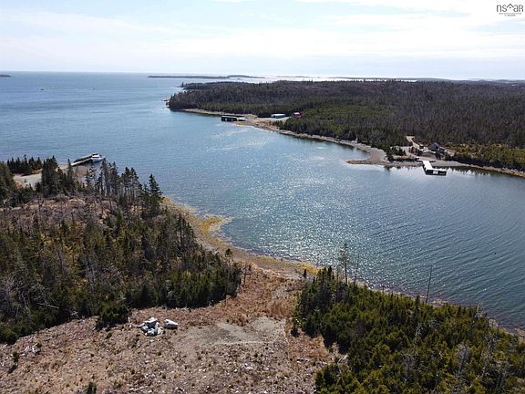 3rd image of 542 Beaver Harbour Rd