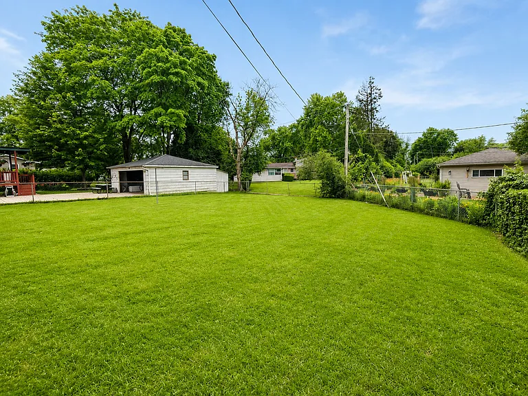 476 Raupp Blvd — Photo 22
