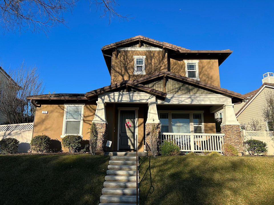 1st image of 715 Aquamarine Ave