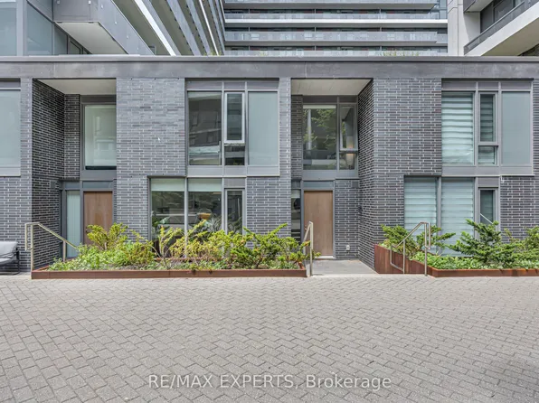 160 Flemington Rd E #109, Toronto, ON M6A 0A9