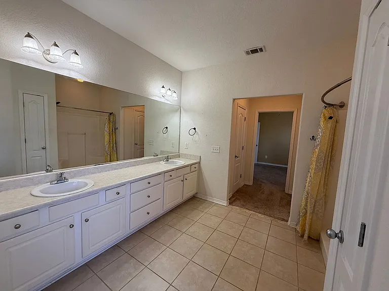 1643 Amarillo Trl — Photo 14