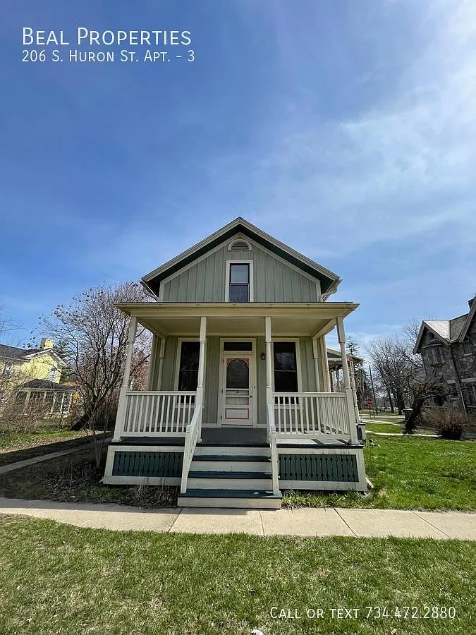 Building Photo - 206 S Huron St #3