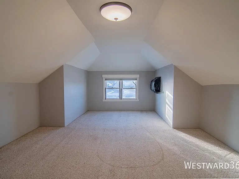 4246 N Menard Ave — Photo 12