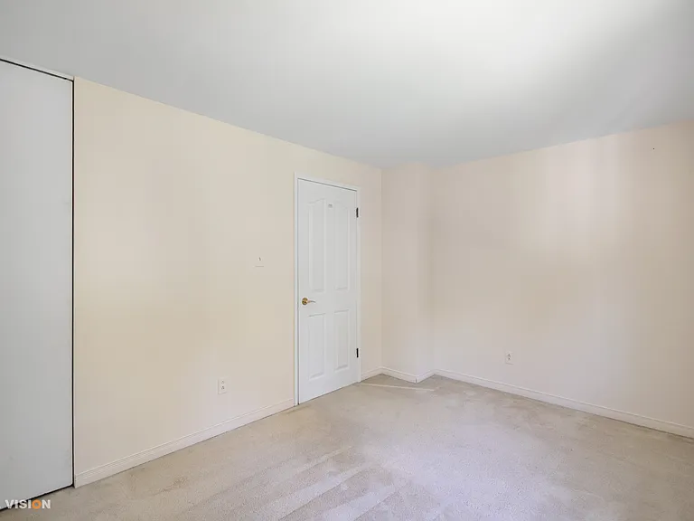 6191 Camsell Cres — Photo 7