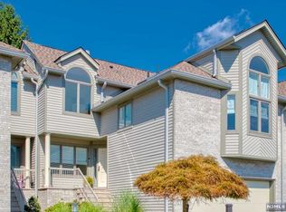 709 Holly Ct, Norwood, NJ 07648