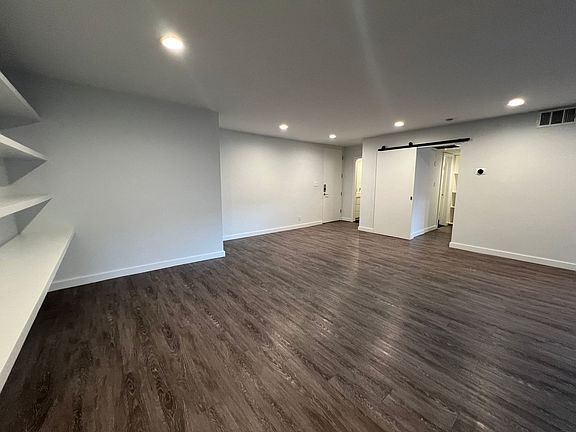 5th image of 310 N Crescent Dr APT 203